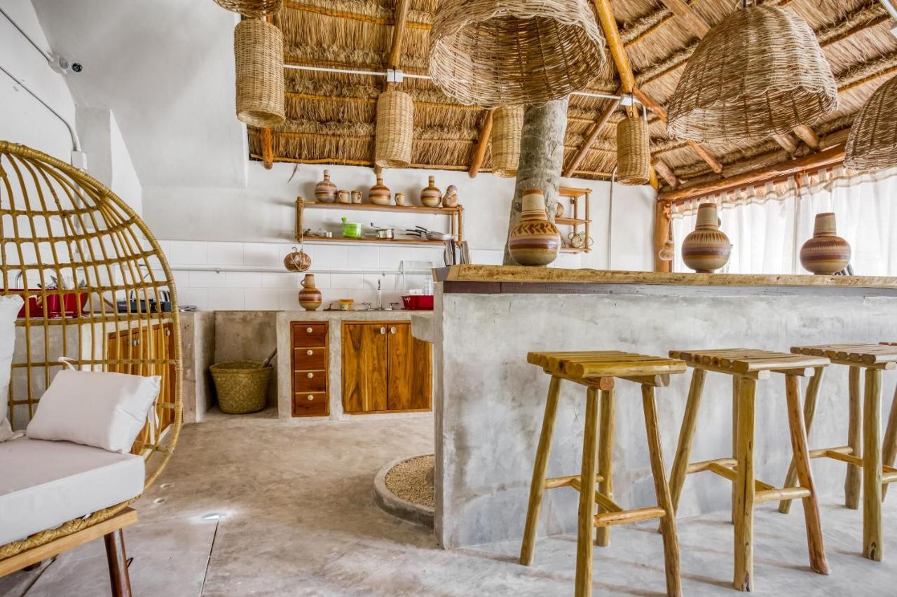 Hotel Cabanas Los Lirios Tulum Bagian luar foto